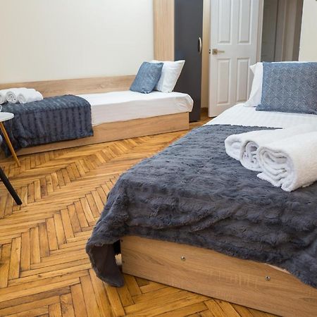 Apartment Zdravets, In The Heart Of The Old City Велико-Тырново Экстерьер фото