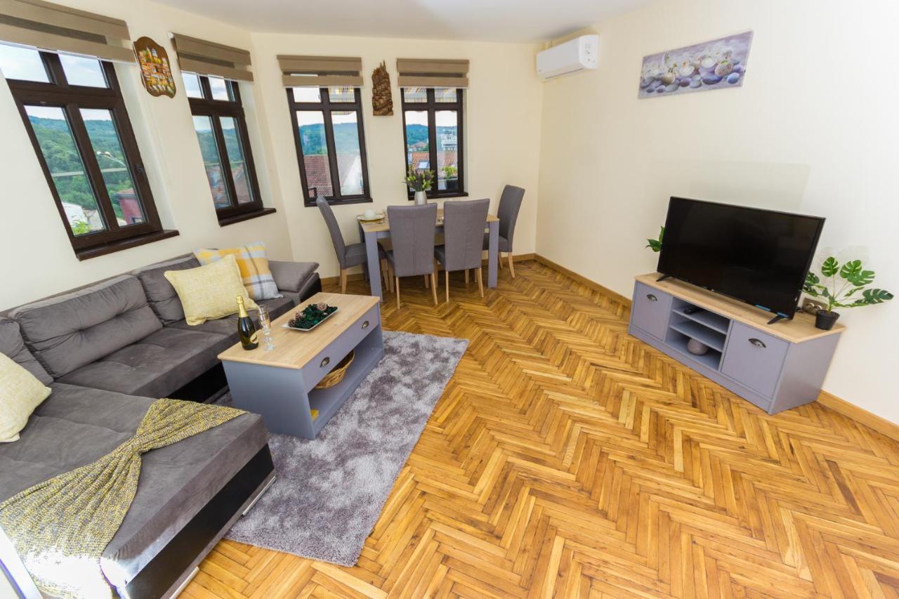 Apartment Zdravets, In The Heart Of The Old City Велико-Тырново Экстерьер фото