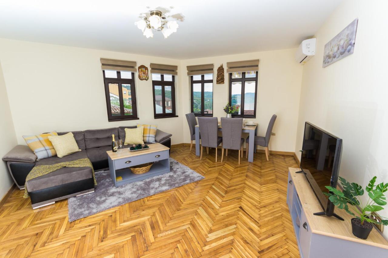 Apartment Zdravets, In The Heart Of The Old City Велико-Тырново Экстерьер фото